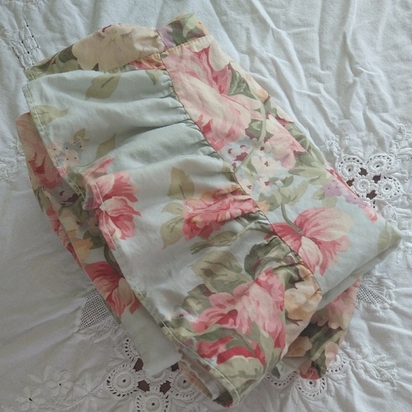 COPY - Ralph Lauren Pink and Green Floral King pillowcases Stone Harbor - Picture 6 of 6